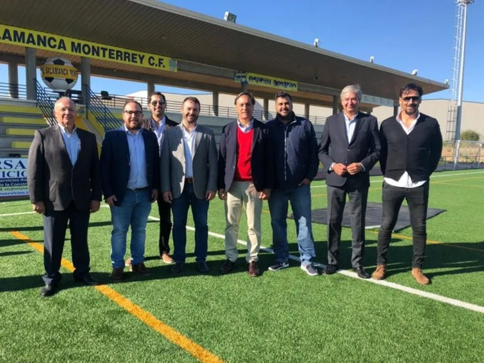 Foto 2 - Comienzan las obras del campo de Reina Sof&iacute;a para ampliar el aforo a 5.000 espectadores