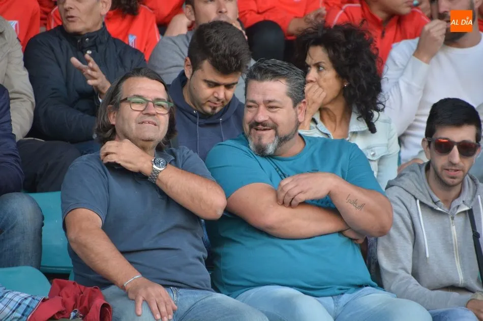 Foto 7 - El Helm&aacute;ntico vibra con el derbi charro entre el filial del Salamanca UDS y el Santa Marta