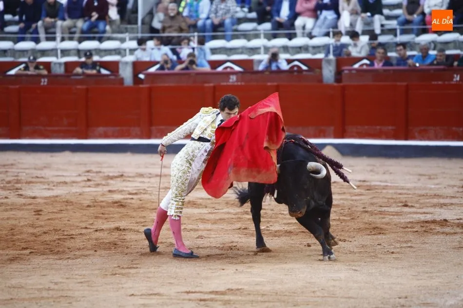 Foto 2 - Eran las ocho y media