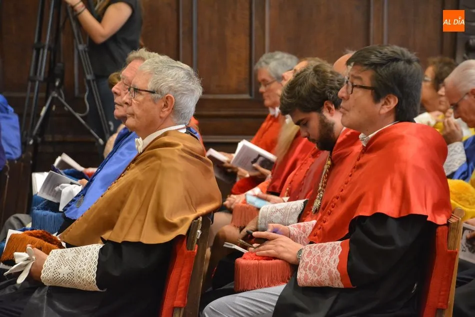 Foto 10 - El rector destaca la calidad en la docencia y la investigaci&oacute;n de la USAL en&nbsp;la apertura del...