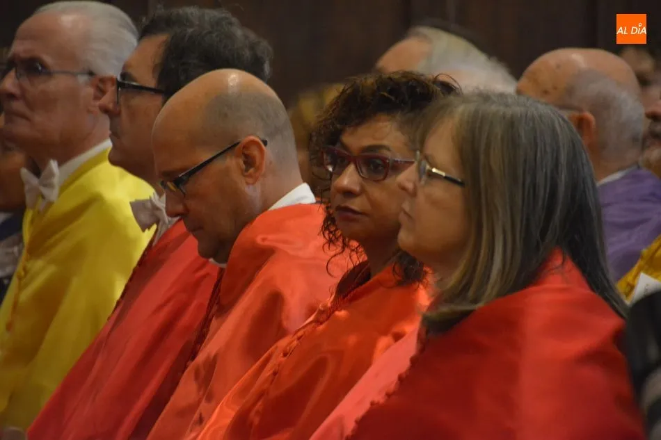 Foto 4 - El rector destaca la calidad en la docencia y la investigaci&oacute;n de la USAL en&nbsp;la apertura del...