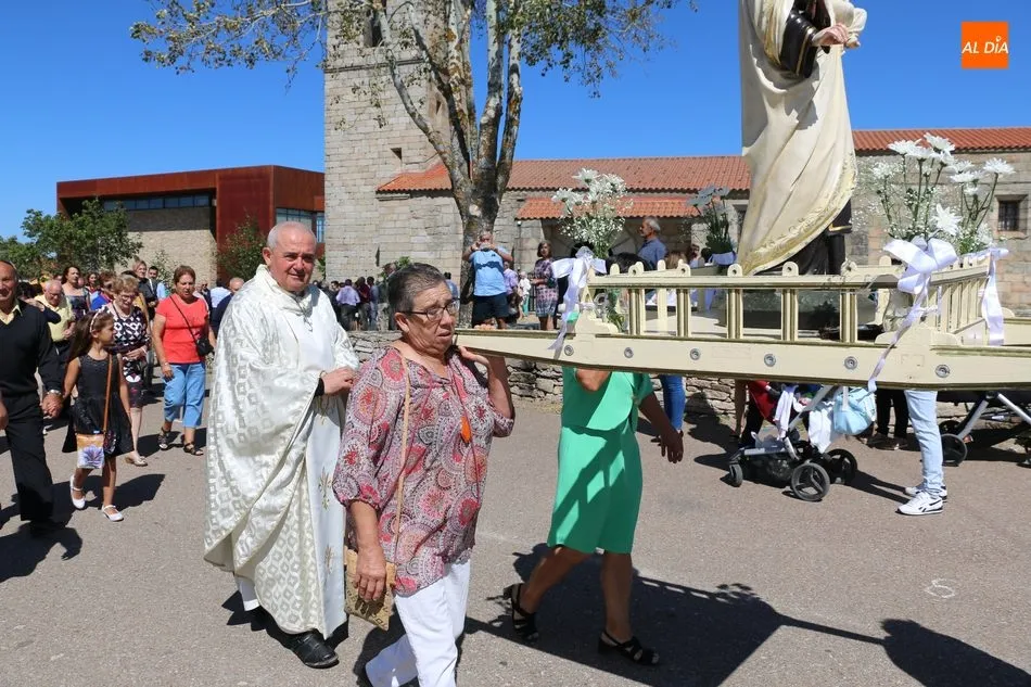 Foto 9 - Los vecinos de Trabanca inician sus fiestas en honor a la Virgen del Carmen  