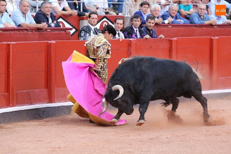 Foto 4 - L&oacute;pez Chaves se lleva el &uacute;nico trofeo de la tarde  