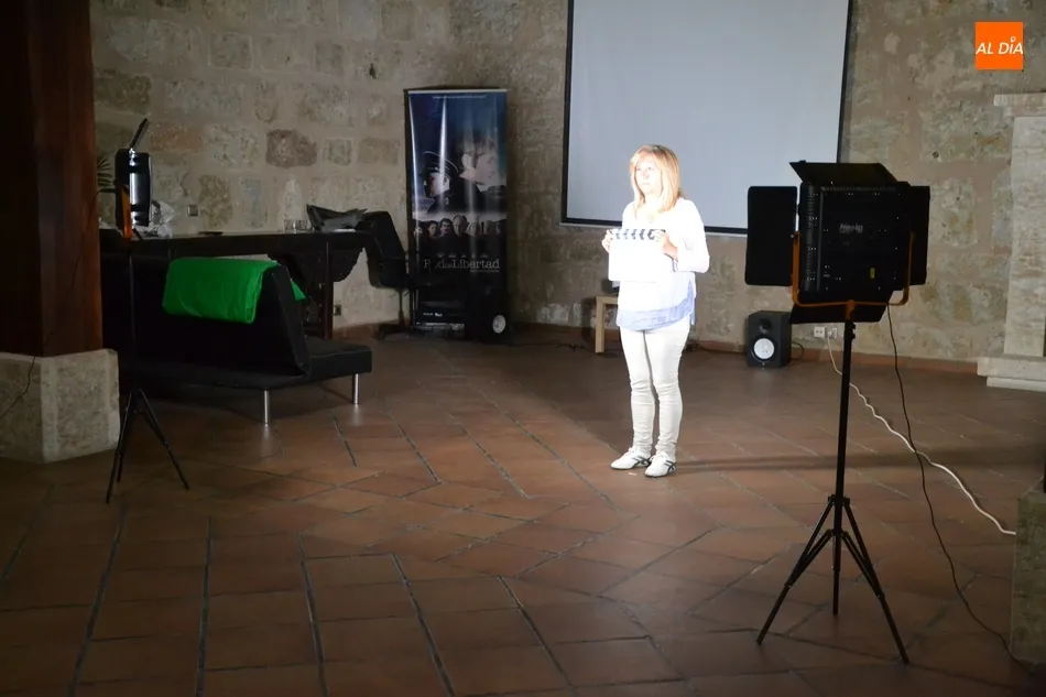 Foto 9 - Un centenar de personas toma parte en el casting para la pr&oacute;xima pel&iacute;cula de Contracorriente  
