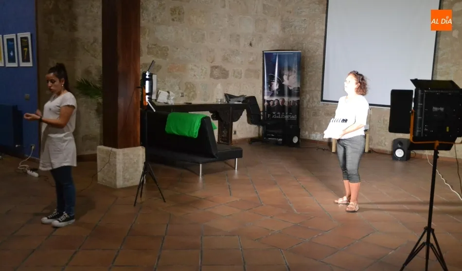Foto 7 - Un centenar de personas toma parte en el casting para la pr&oacute;xima pel&iacute;cula de Contracorriente  
