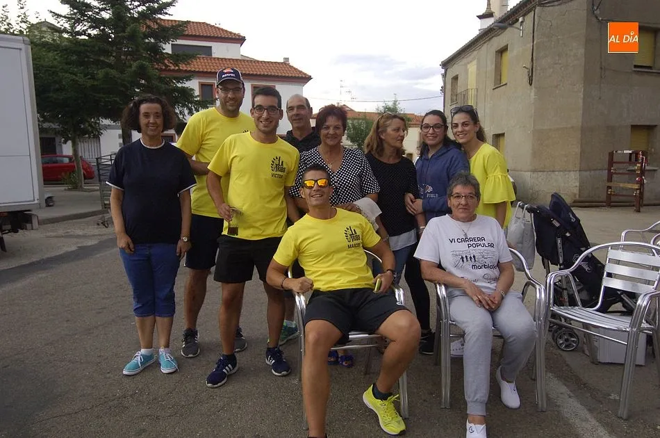 Foto 4 - Los martiagueses izan su pino en honor al Cristo de los Remedios  