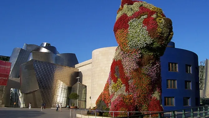 El Ayuntamiento organiza una excursión a Bilbao y Castro Urdiales