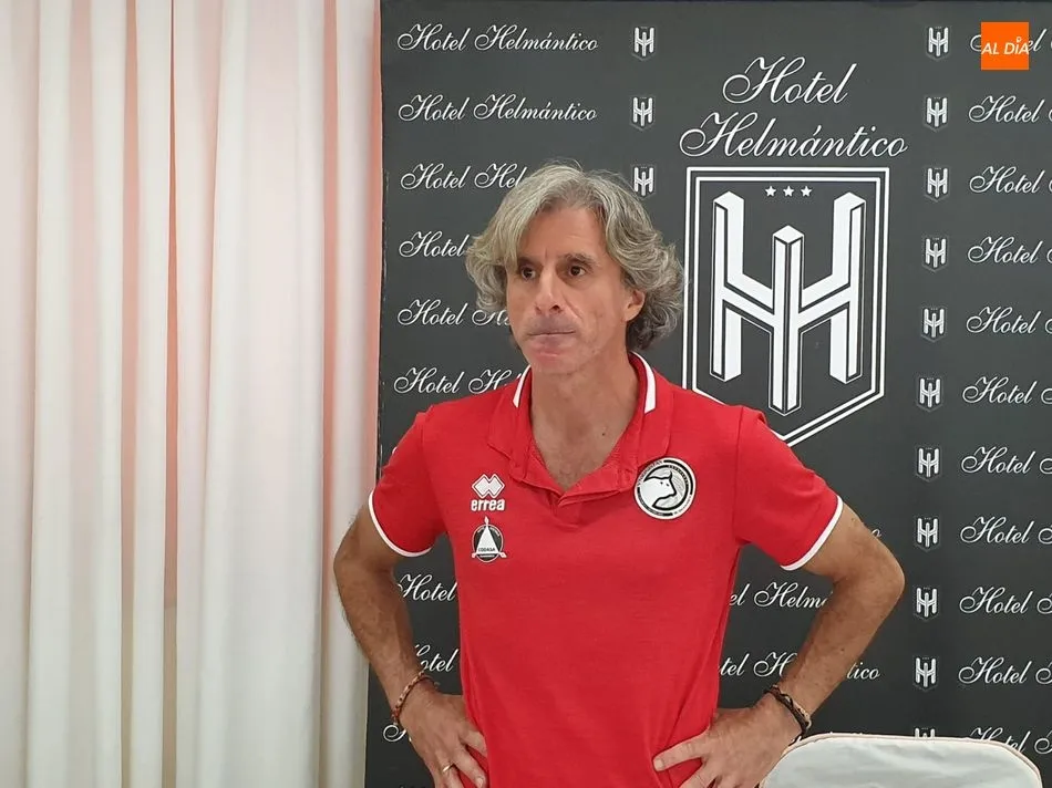 Roberto Aguirre, en rueda de prensa