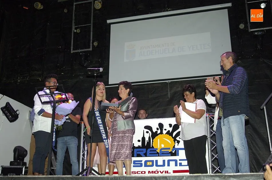 Foto 2 - Una cena popular da el pistoletazo de salida a las fiestas de Aldehuela de Yeltes  