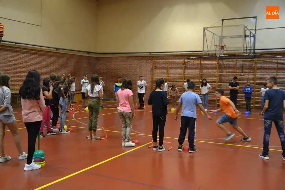 Foto 3 - El IES Fray Diego Tadeo recibe por anticipado a sus nuevos alumnos  