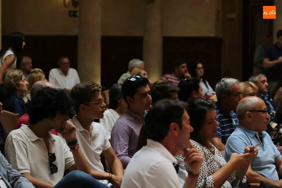 Foto 10 - Llenazo con una mesa de lujo en &lsquo;Los Aperitivos Taurinos del Casino&rsquo;