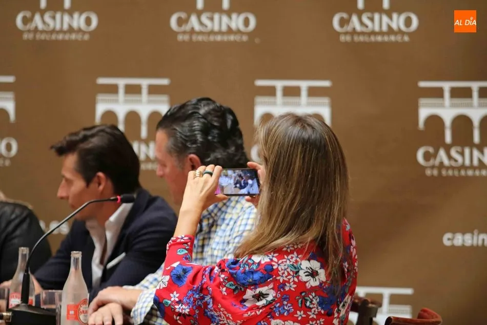 Foto 6 - Llenazo con una mesa de lujo en &lsquo;Los Aperitivos Taurinos del Casino&rsquo;