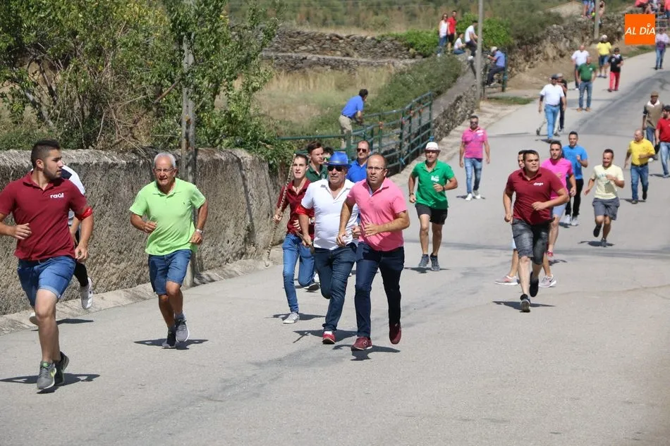 Foto 11 - Emocionante y limpio encierro de Valrubio en Barruecopardo  