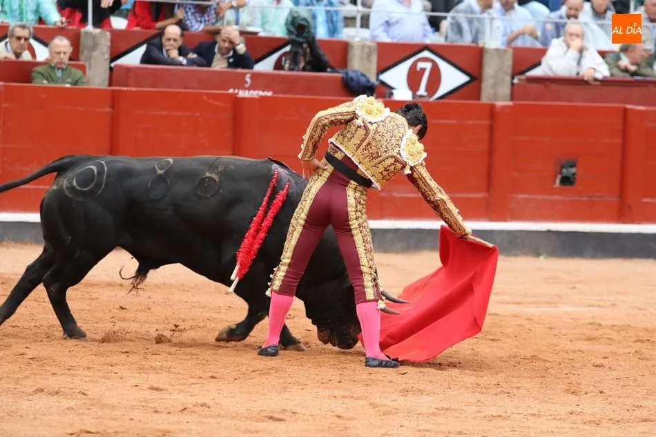 Foto 9 - Diego Urdiales corta la &uacute;nica oreja de la tarde