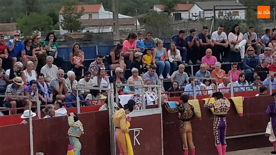 Foto 11 - Ismael Mart&iacute;n corta dos rabos en su debut de luces en Barruecopardo  