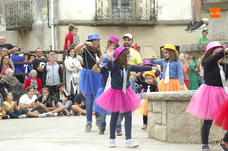Foto 7 - Robin Hood, Lucky Luke o Mary Poppins, entre los invitados al desfile de disfraces de Martiago  