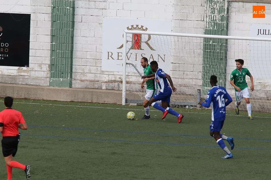 Foto 9 - El CD Guijuelo golpea primero para ganar al Alav&eacute;s B por la m&iacute;nima (1-0)