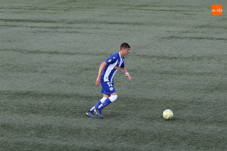 Foto 4 - El CD Guijuelo golpea primero para ganar al Alav&eacute;s B por la m&iacute;nima (1-0)