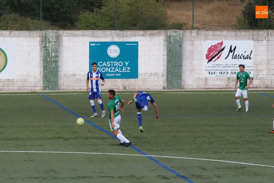 Foto 2 - El CD Guijuelo golpea primero para ganar al Alav&eacute;s B por la m&iacute;nima (1-0)