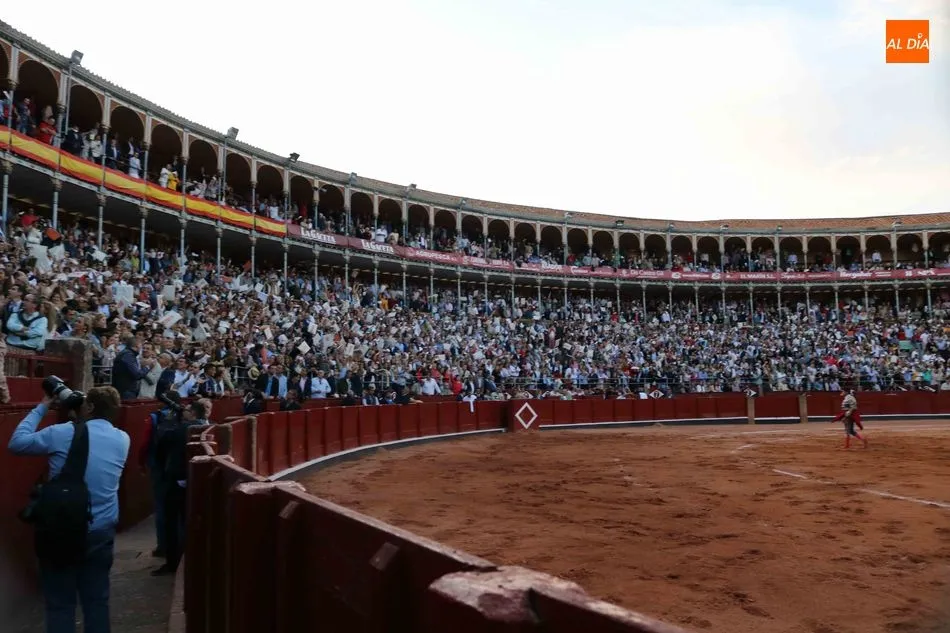 Foto 7 - El cartel estrella llen&oacute; los tendidos