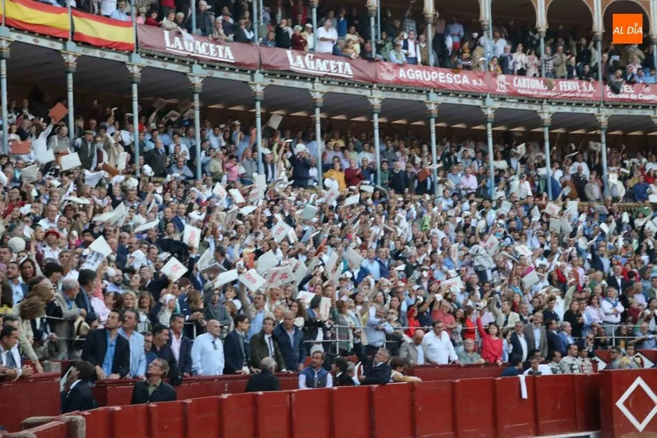 Foto 6 - El cartel estrella llen&oacute; los tendidos