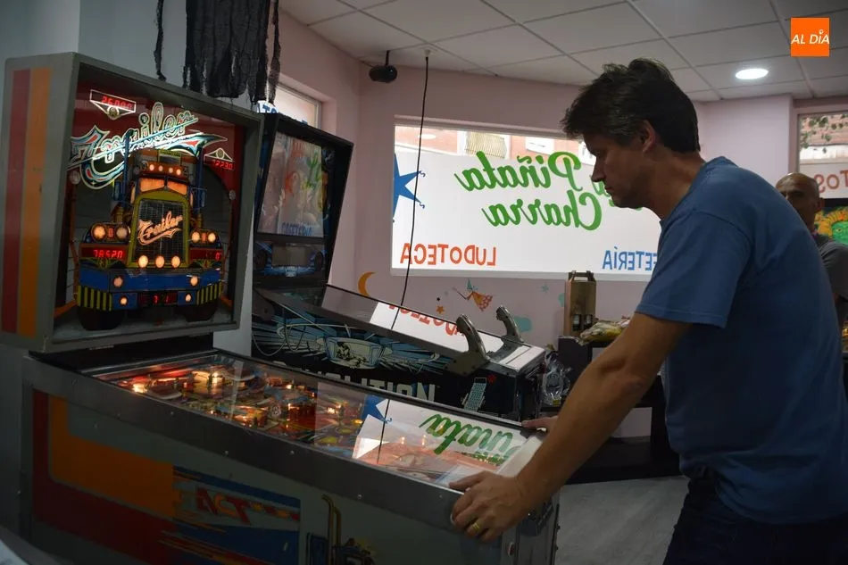 Foto 6 - M&aacute;s de 40 participantes en el V Torneo Pinball Ciudad de Salamanca