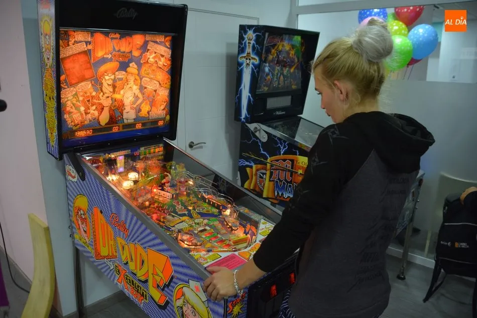 Foto 4 - M&aacute;s de 40 participantes en el V Torneo Pinball Ciudad de Salamanca