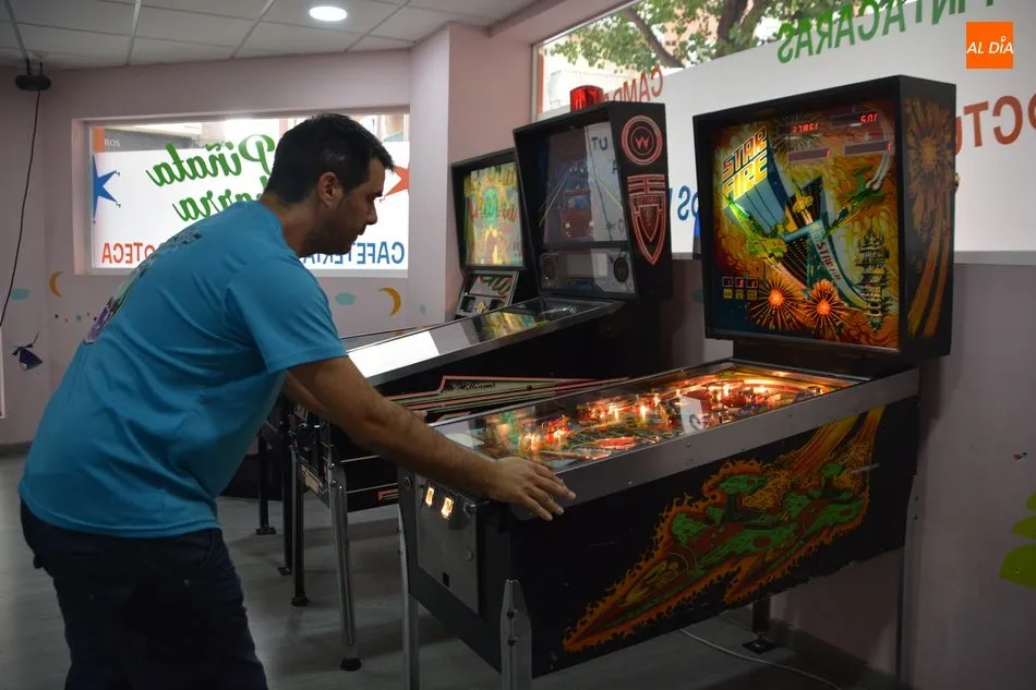 Foto 9 - M&aacute;s de 40 participantes en el V Torneo Pinball Ciudad de Salamanca