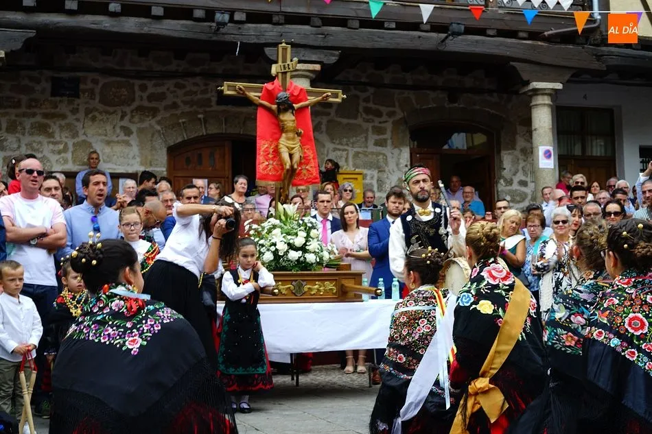 Foto 7 - Los vecinos de San Esteban se vuelcan en el homenaje al Cristo