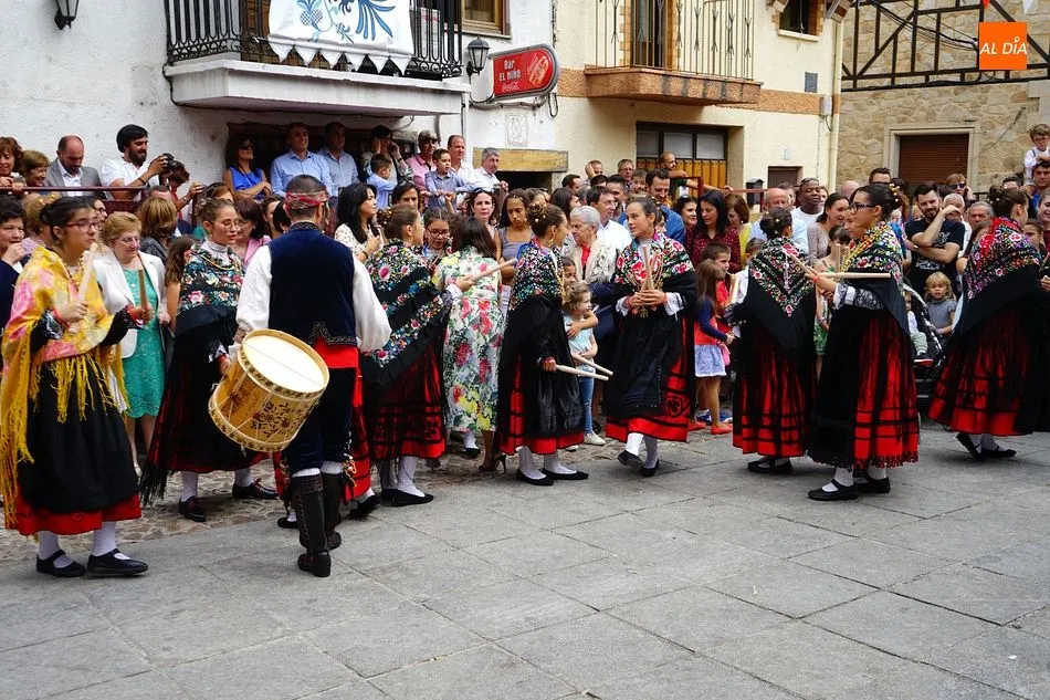 Foto 6 - Los vecinos de San Esteban se vuelcan en el homenaje al Cristo