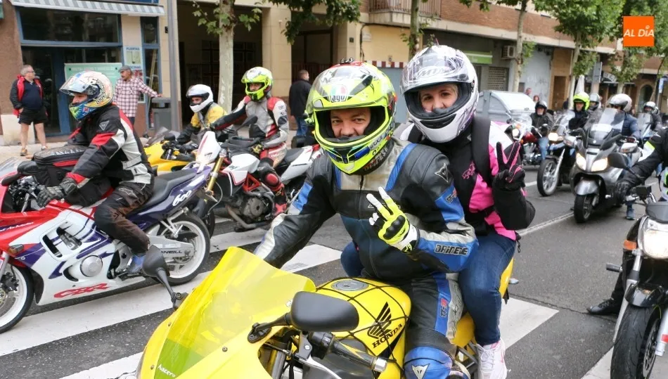 Buen ambiente en la tradicional Ruta de Ferias del Motoclub Ruedas Charras. Foto de Kiko Robles