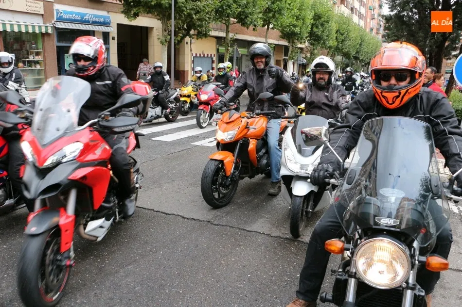 Foto 10 - El Motoclub Ruedas Charras celebra las Fiestas con su tradicional ruta