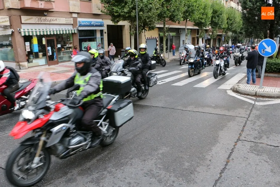 Foto 4 - El Motoclub Ruedas Charras celebra las Fiestas con su tradicional ruta