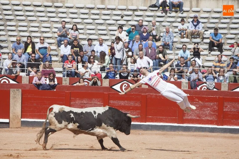 Foto 6 - Triunfo de Arturo Tapia y Luisan Mart&iacute;n en el concurso de recortes &lsquo;Ciudad de Salamanca&rsquo;