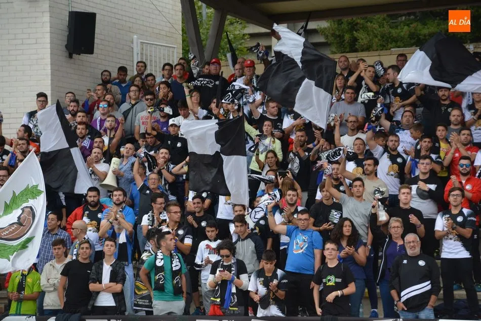 Foto 2 - Las Pistas no fallan a su cita con la primera victoria de Unionistas
