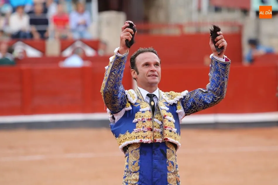 Foto 6 - Antonio Ferrera y Juan del &Aacute;lamo abren la puerta grande de La Glorieta&nbsp;