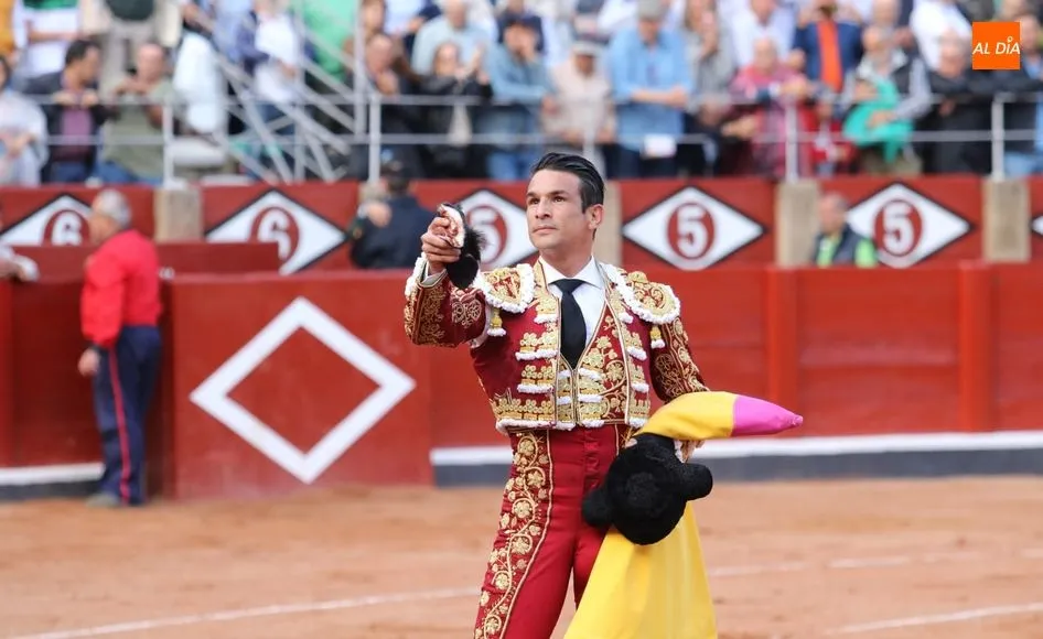 Foto 10 - Antonio Ferrera y Juan del &Aacute;lamo abren la puerta grande de La Glorieta&nbsp;