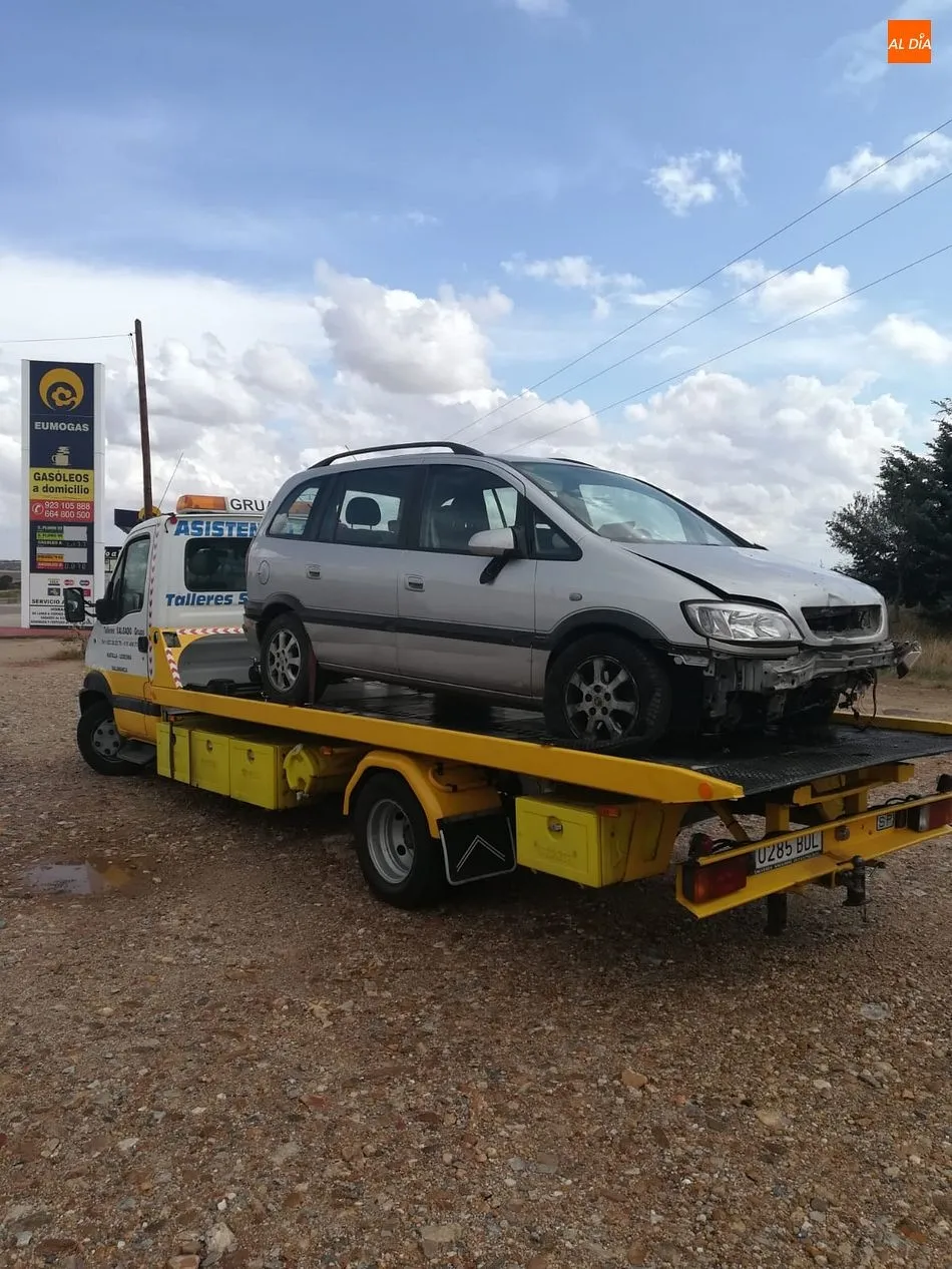 Foto 3 - Una salida de v&iacute;a en Villaseco de los Gamitos se salda con varios heridos