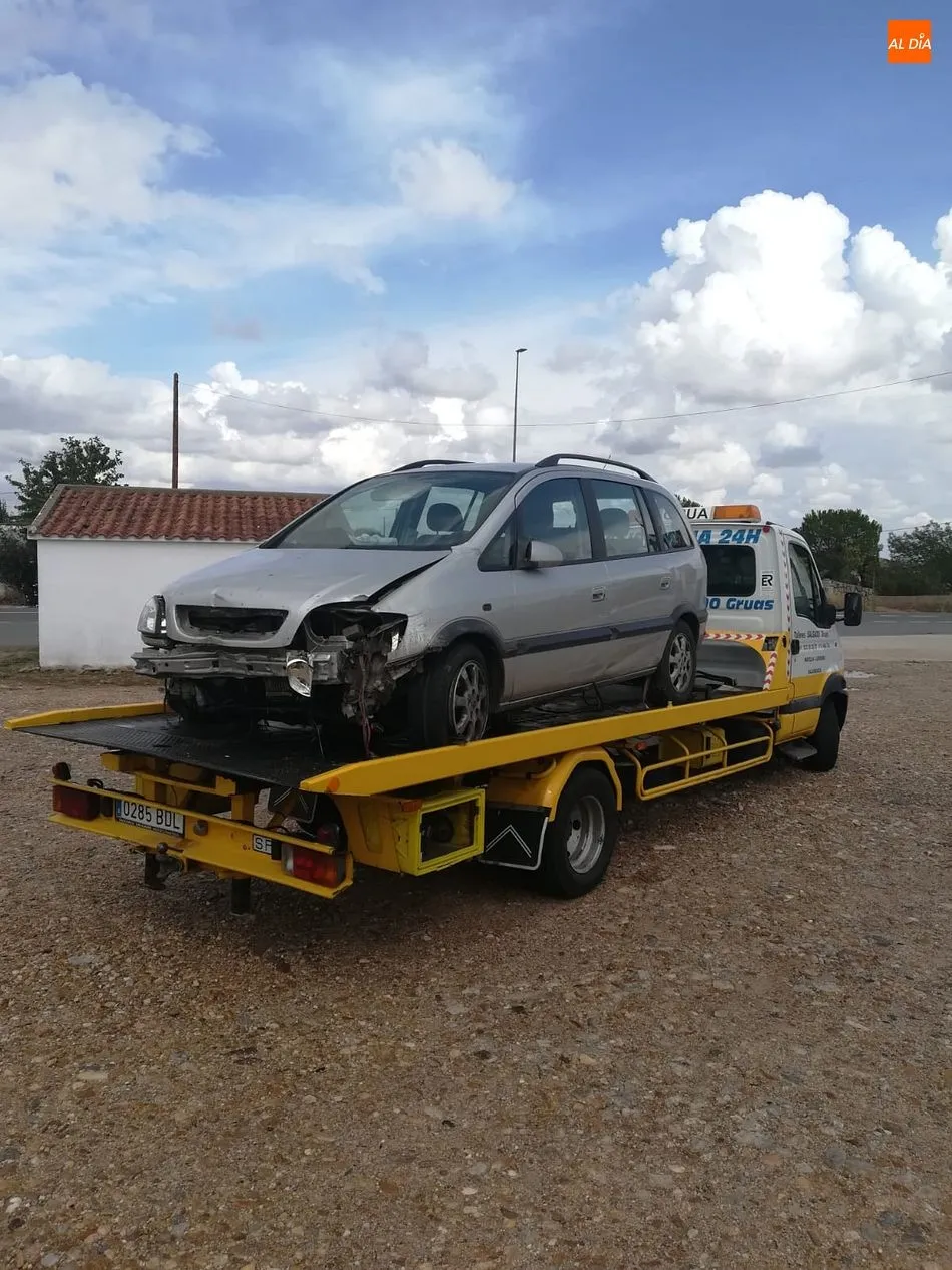 Foto 2 - Una salida de v&iacute;a en Villaseco de los Gamitos se salda con varios heridos