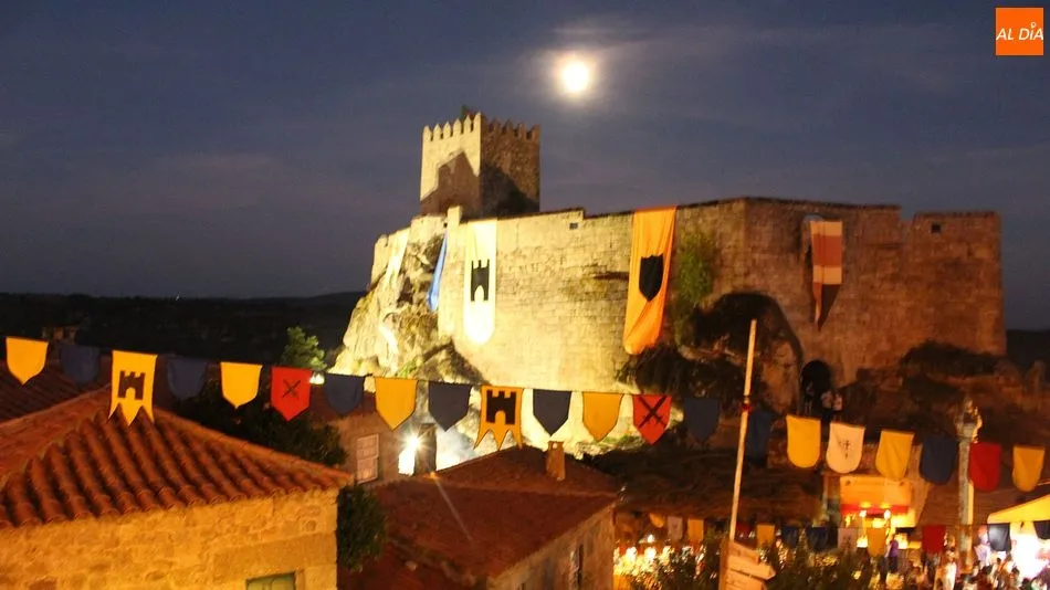 El castillo domina la fortaleza que es Sortelha, cuyo recinto amurallado tiene dos puertas principales y dos falsas/ Martín-Garay