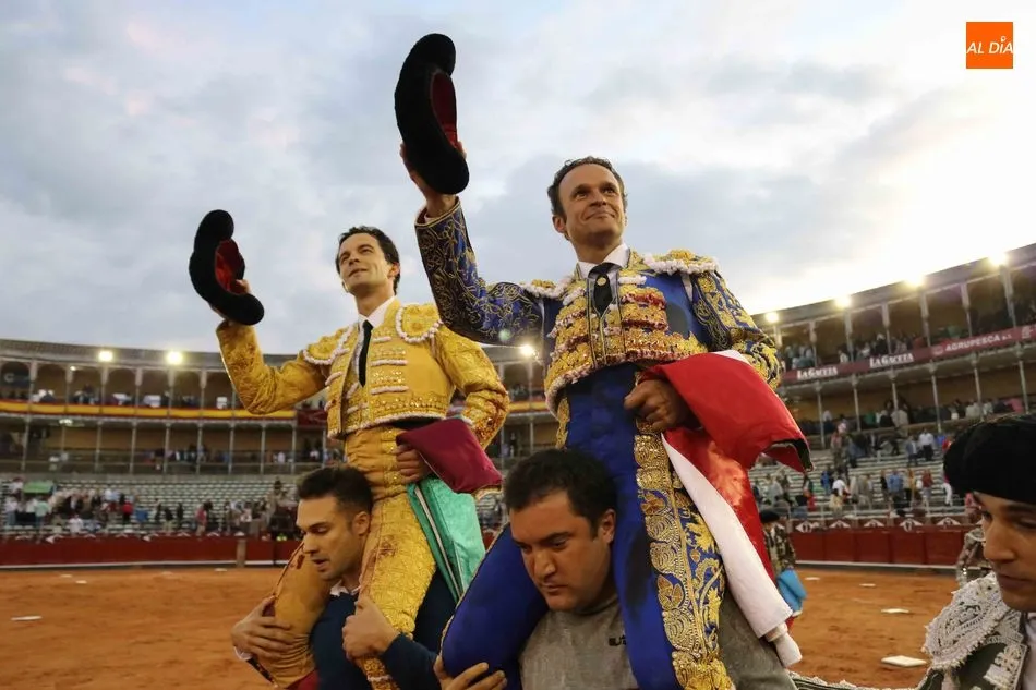 Foto 6 - Al servicio del triunfalismo