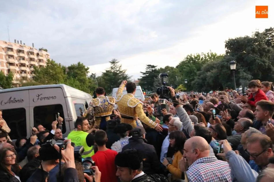 Foto 4 - Al servicio del triunfalismo