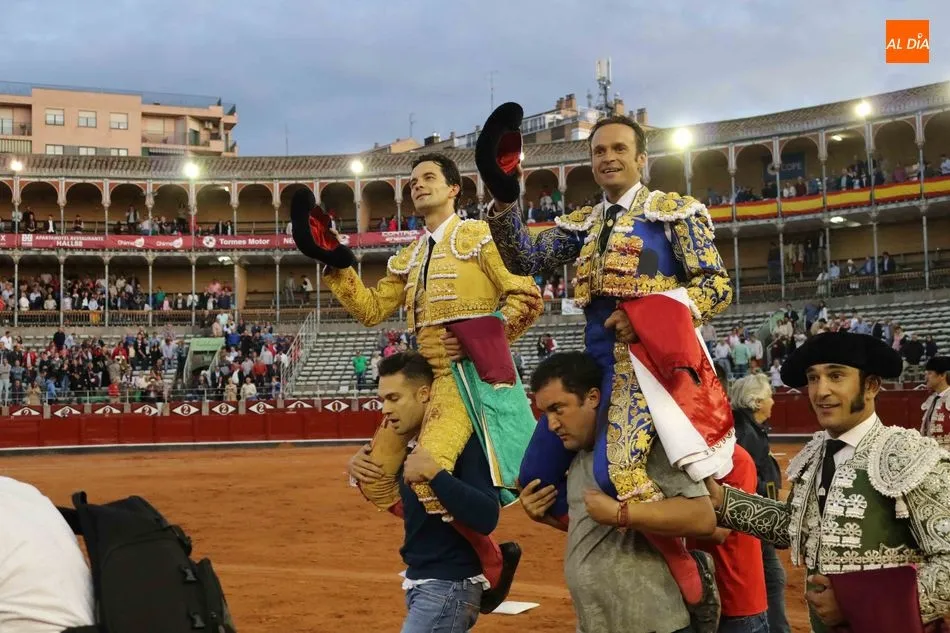 Foto 3 - Al servicio del triunfalismo