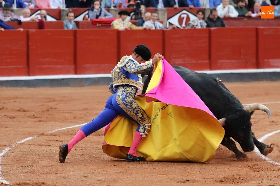 Antonio Ferrera dio todo un curso de Tauromaquia en La Glorieta. Foto: Miguel Hernández