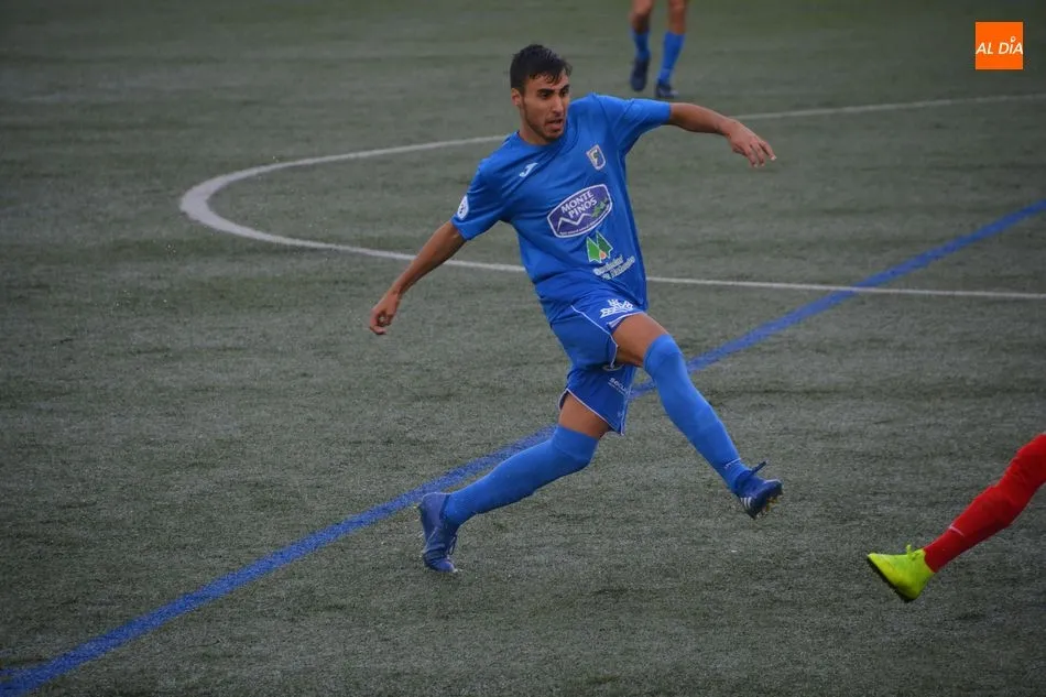 Foto 10 - El Santa Marta no supera el derbi y vuelve a perder frente al Almaz&aacute;n (0-2)