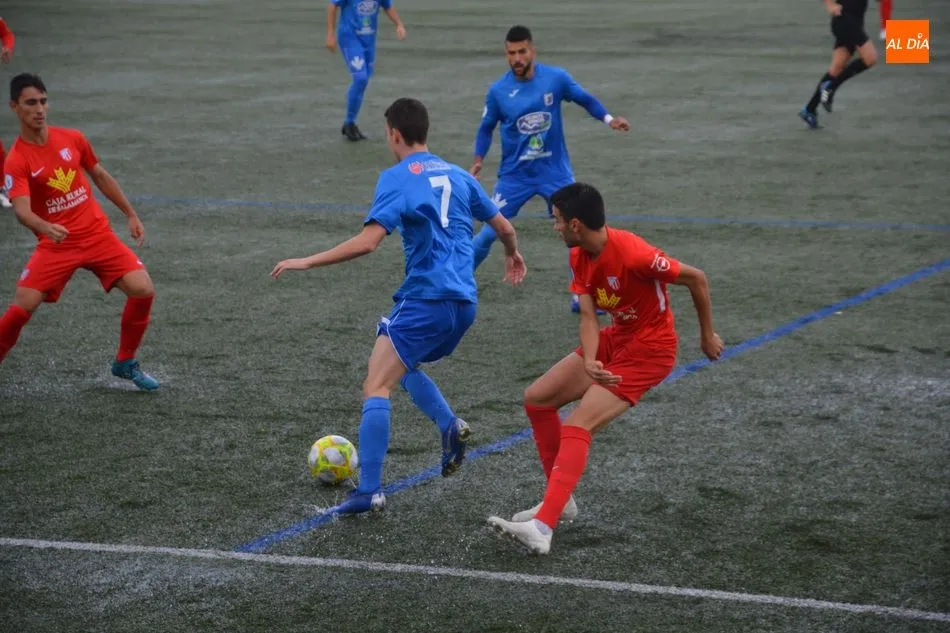 Foto 7 - El Santa Marta no supera el derbi y vuelve a perder frente al Almaz&aacute;n (0-2)