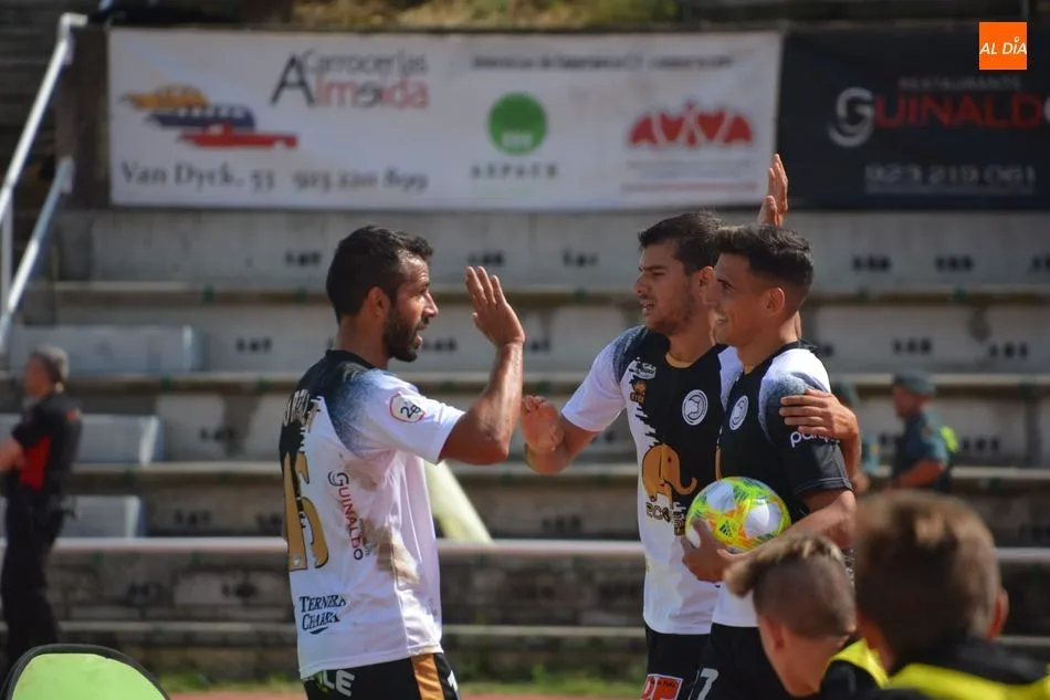 Unionistas celebra un gol