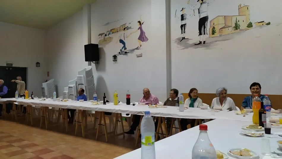 Foto 8 - El Coro Popular de Villoruela confraterniza con una entretenida cena
