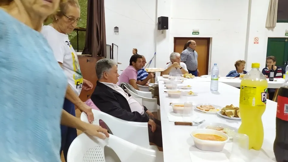 Foto 6 - El Coro Popular de Villoruela confraterniza con una entretenida cena
