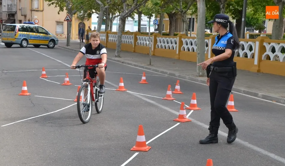 Foto 11 - Escolares de San Francisco y Mir&oacute;briga abren sobre dos ruedas la Semana de la Movilidad 2019  